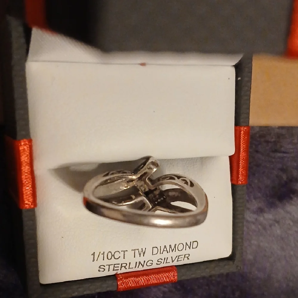 Sterling Silver 1/10CT TW Diamond Ring Size 7
